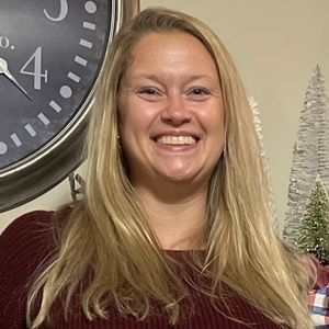 Meet your Posher, Holly